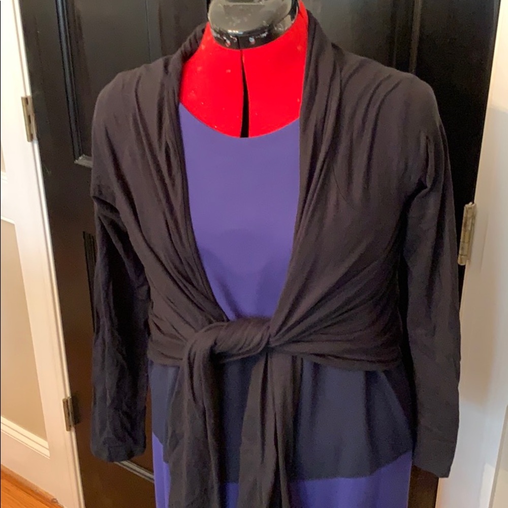 Black shrug 💯 cotton